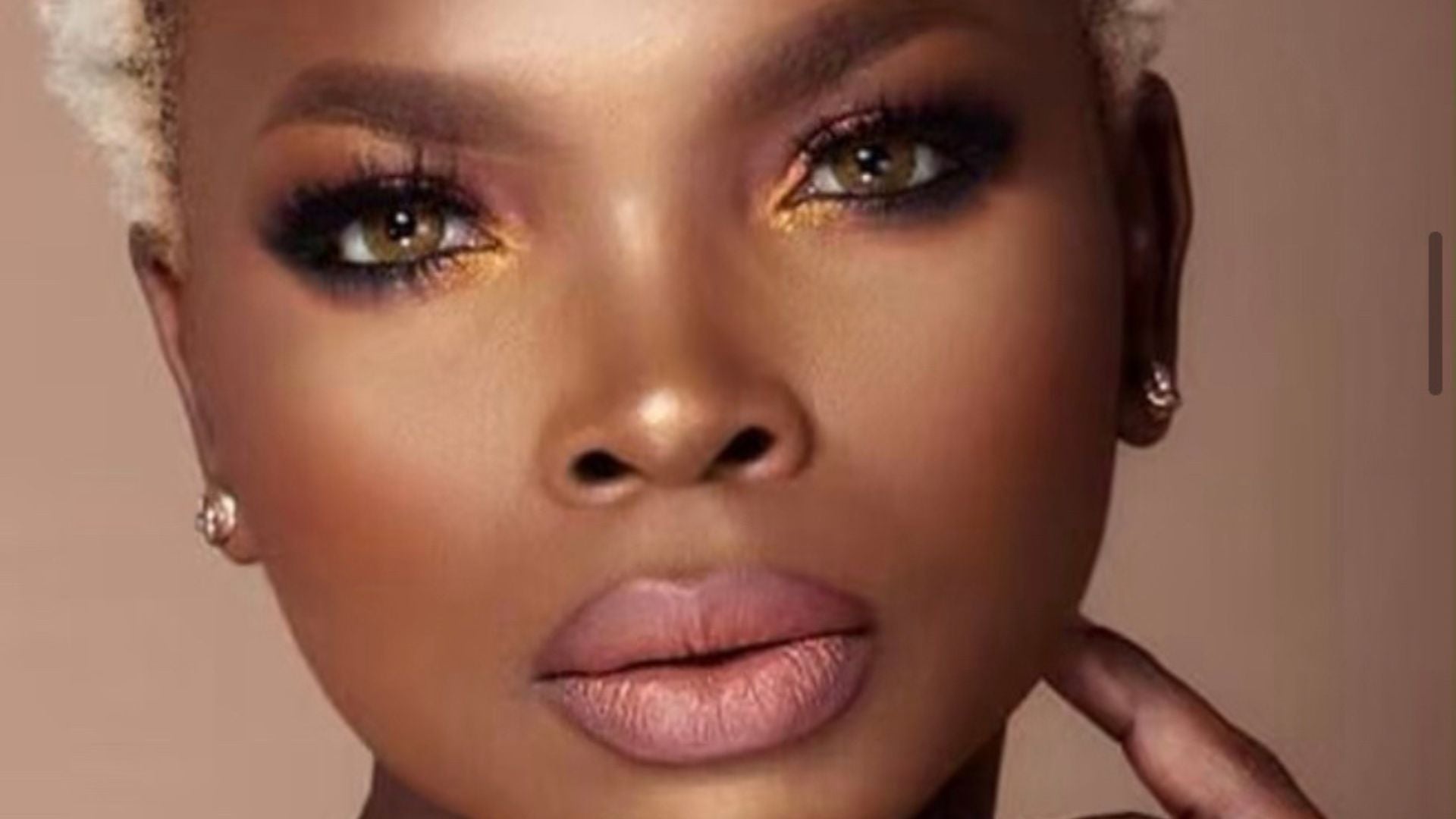 BLUSHES FOR DARK SKIN