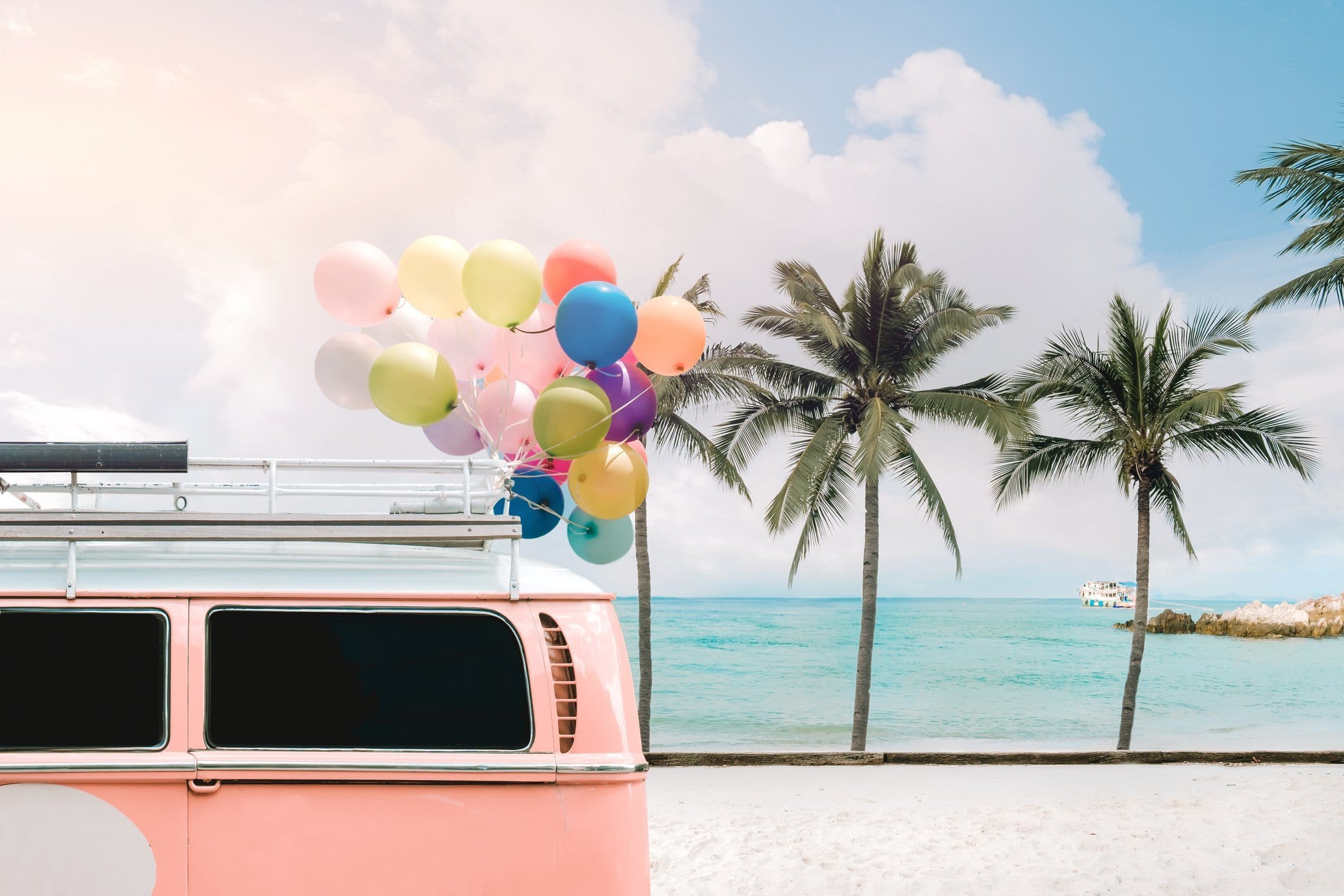 BEAUTY ESSENTIALS FOR TRAVEL | SKINCARE EDITION | Loolacosmetics