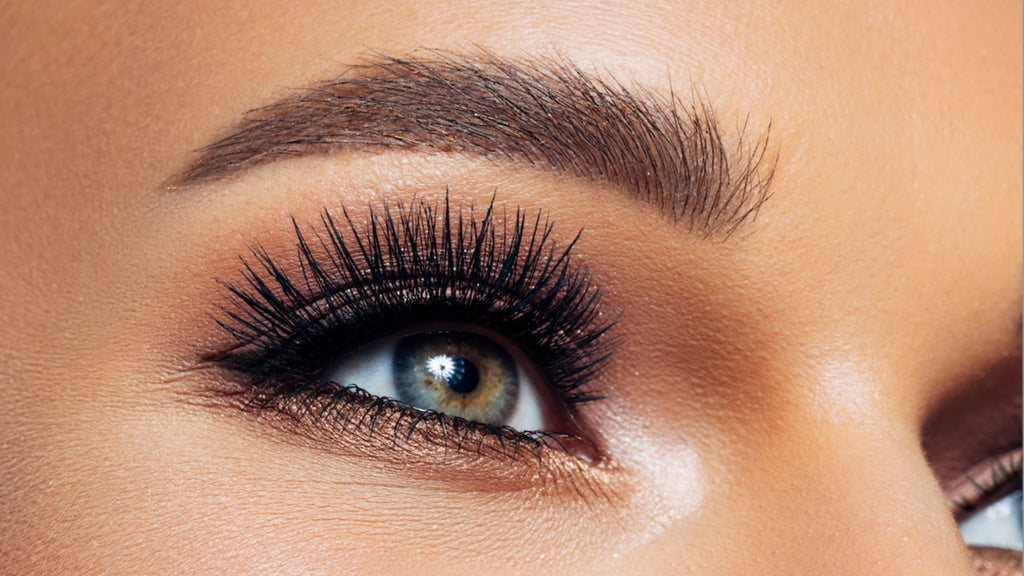 The Ultimate Guide to Applying Mascara - Tips, Tricks & Techniques