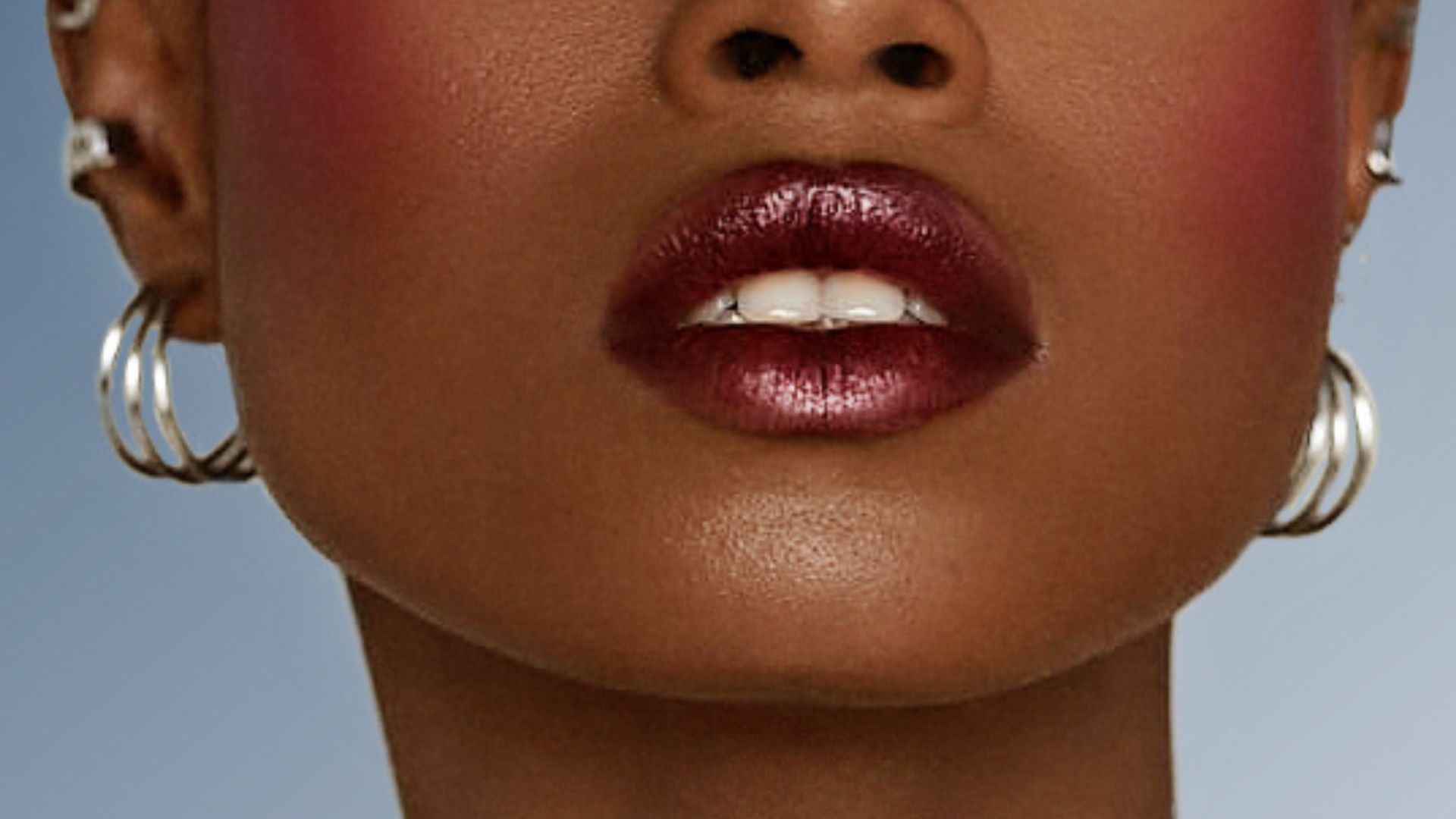 How To Keeping Your Lipstick Looking Fresh All Day Long